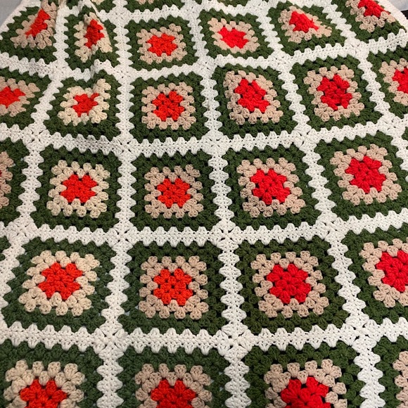 Granny Square Throw - Picture 2 of 4